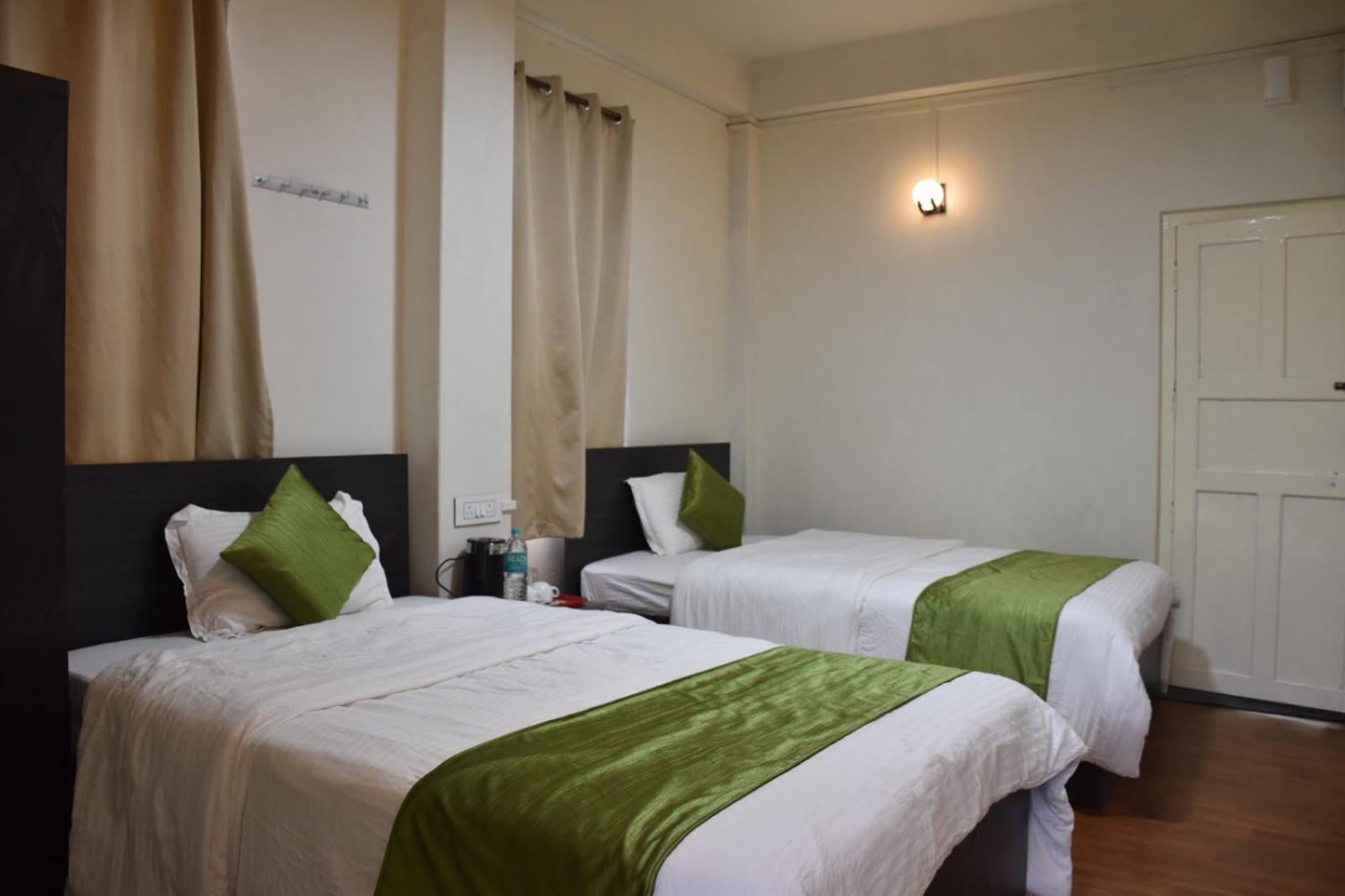 שילונג Rolyda Guest House מראה חיצוני תמונה