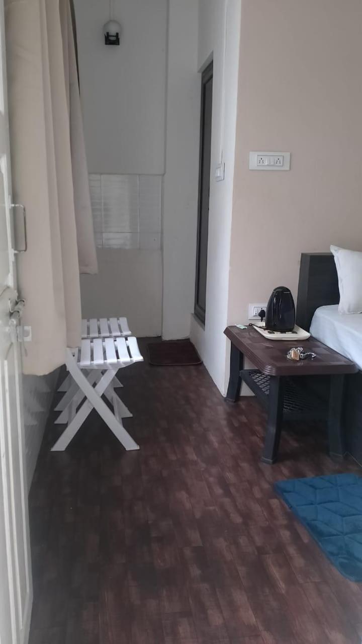 שילונג Rolyda Guest House מראה חיצוני תמונה
